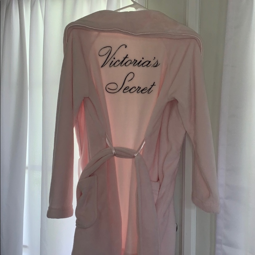 NEVER WORN// victoria’s secret robe